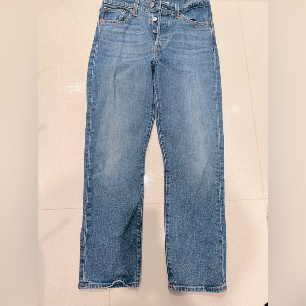 Levi’s Women’s 501 Jeans Wedgie Straight Ankle; size 26